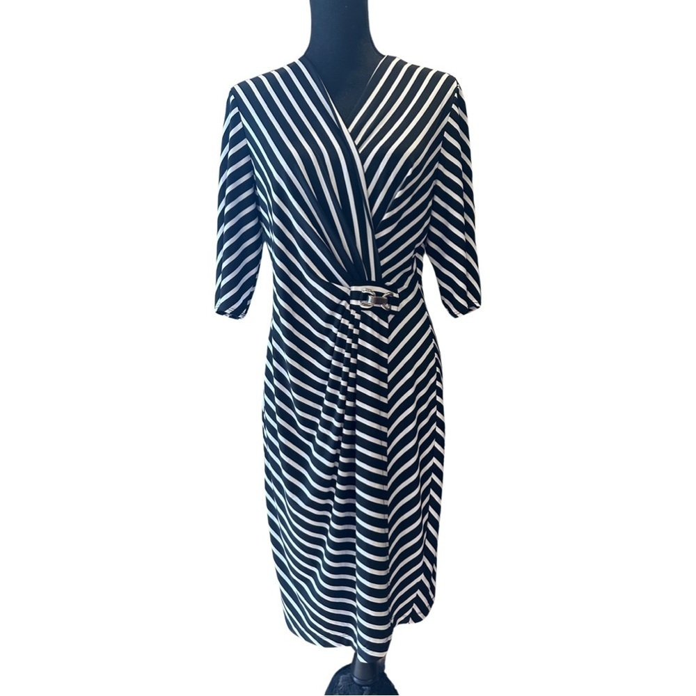 Covington under the knee long dress- white & black side buckle Sz L